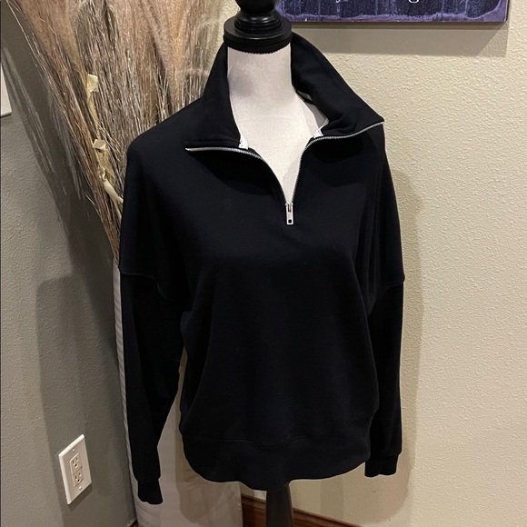 PERFECT WHITE TEE Women's Tyra Black Zip Pullover Sweatshirt Jacket Preppy Small - Picture 3 of 10